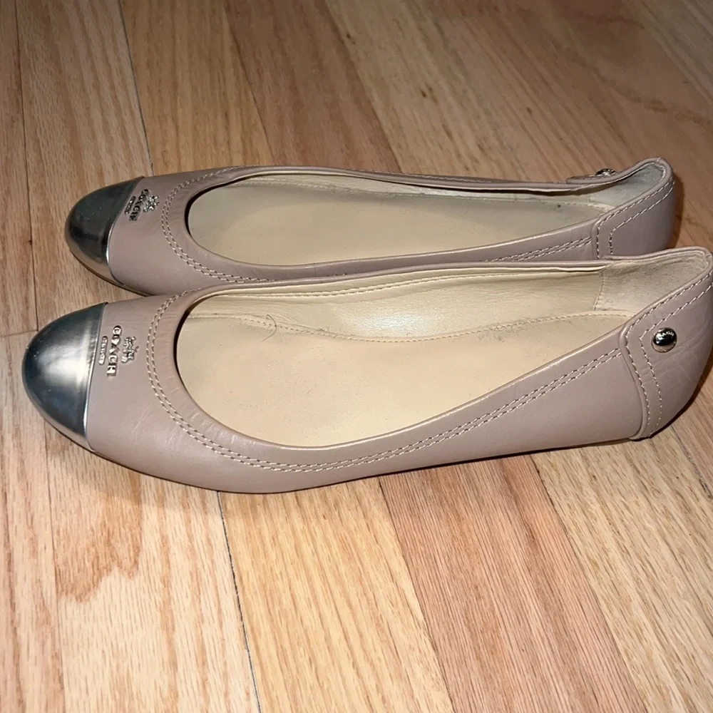 Coach flats. Beige/tan. Worn once. Like new. - Picture 4 of 5